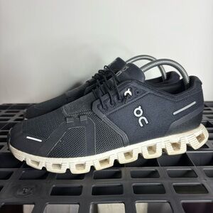 On Cloud Women's Black/White Running Shoes Size 9